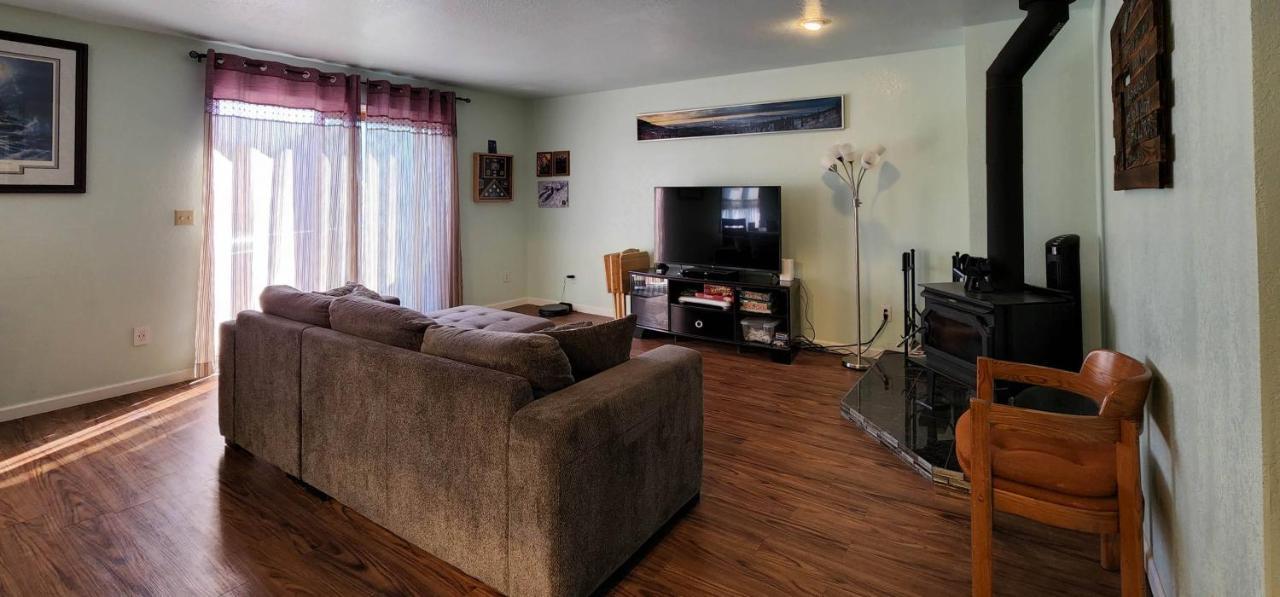 Trinity Escapes - Two Bedroom Two Bathroom Full Apartment Near Airport Anchorage Exterior photo